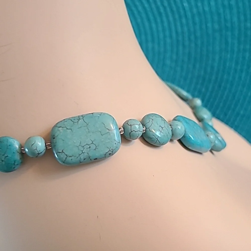 Turquoise Beaded Necklace